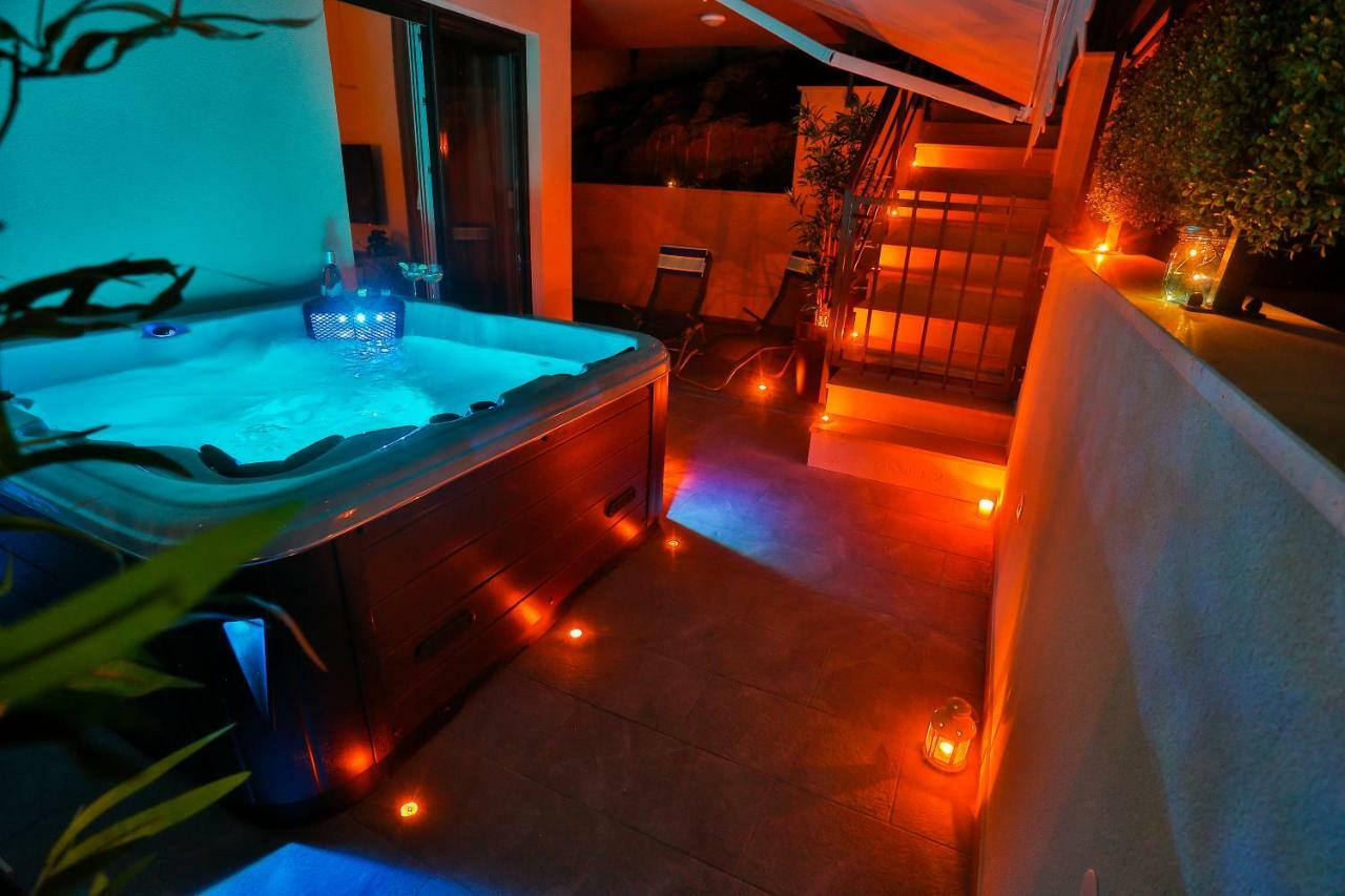 Luxury Urban Villa Apartments With Jacuzzi Σπλιτ Εξωτερικό φωτογραφία