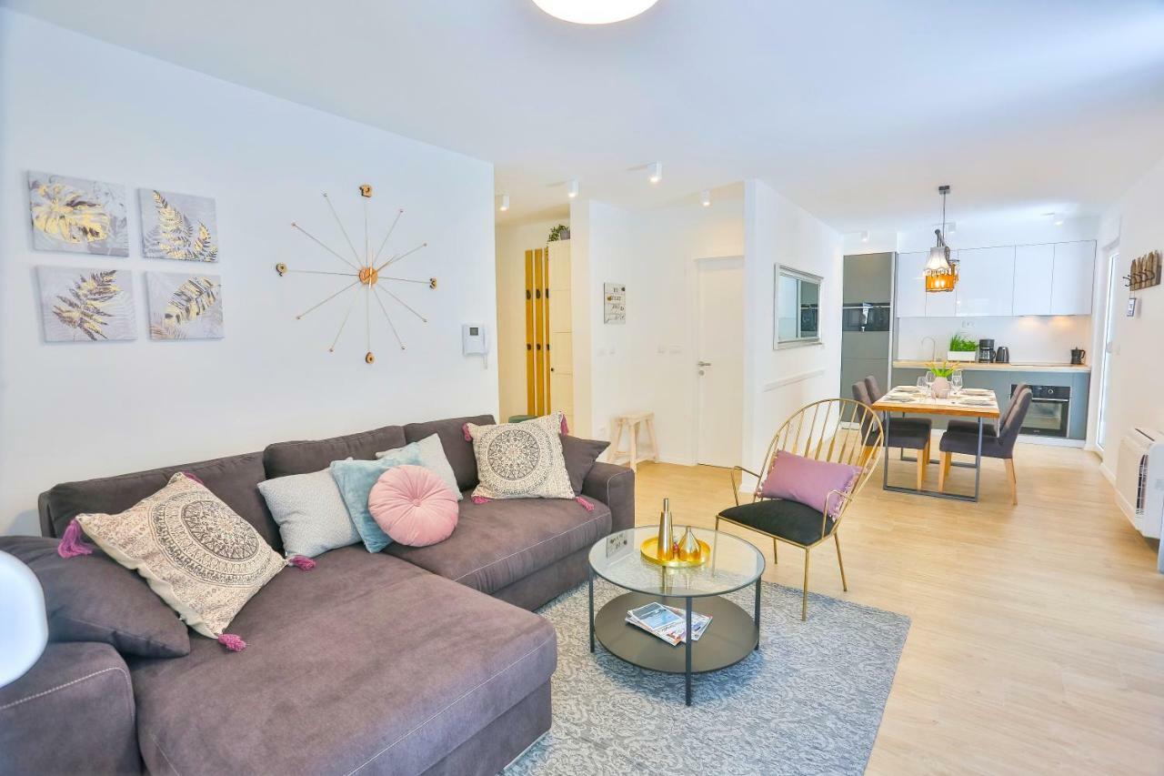 Luxury Urban Villa Apartments With Jacuzzi Σπλιτ Εξωτερικό φωτογραφία